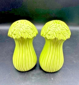 Vintage 1960s Anthropomorphic Celery Salt Pepper Shakers Japan MCM Farmhouse - Picture 1 of 5
