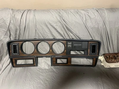 81-93 DODGE Ram D150 D250 D350 Ramcharger Instrumento Tablero Bisel Ajuste Panel Madera Foto 1 de 4