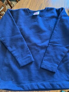 new Hanes her way. Small child 6/6x. Chest 32 in. Length 18. Sleeve 14.5 in. - Picture 1 of 3