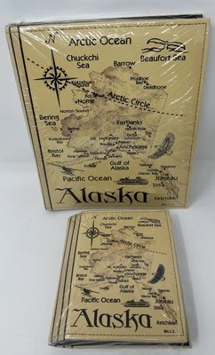 Álbum de fotos de Alaska lote de 2 tiene capacidad para 300 en total 4X6 ~ mapa en relieve ~ ¡Nuevo! AK2 Foto 1 de 4