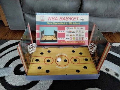 CADACO NBA BAS-KET GAME 1983 NBA MINIATURA CON LICENCIA BALONCESTO FUNCIONA COMPLETO Foto 1 de 4