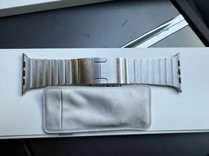 Apple Watch 42mm Silver Link Bracelet - Picture 1 of 5