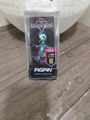 SDCC 2024 FIGPIN  Disney's Kingdom Hearts Donald Duck GITD Pin #1709 LE 500 New - Image 1 of 4
