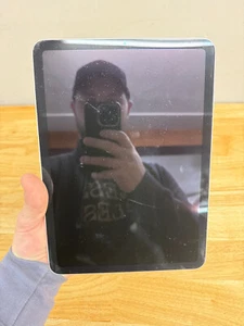 Apple iPad Air 4th Gen NOT WORKING - Afbeelding 1 van 6