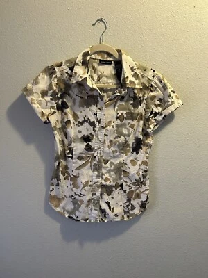 NEW YORK & COMPANY Blusa Botón, Manga Corta, Estampado Piel de Vaca, Talla M Foto 1 de 4