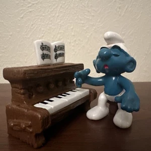 Vintage Smurfs Piano Player Super Smurf Figure Pianist Musician 1983 Original - Picture 1 of 13