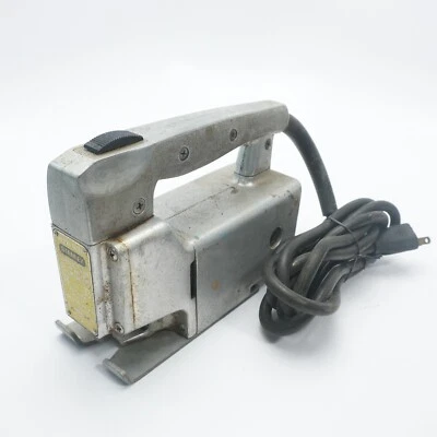 Sierra caladora vintage Stanley Sabre H75B años 60 carcasa de aluminio funciona. Foto 1 de 4