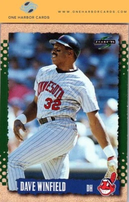 1995 Score Cleveland Indians Baseball Card #80 Dave Winfield - Image 1 of 2