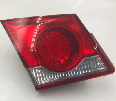 2000-2001 Lexus ES300 Passenger Side Tail Light Taillight OEM B03B09043 - Image 1 of 4