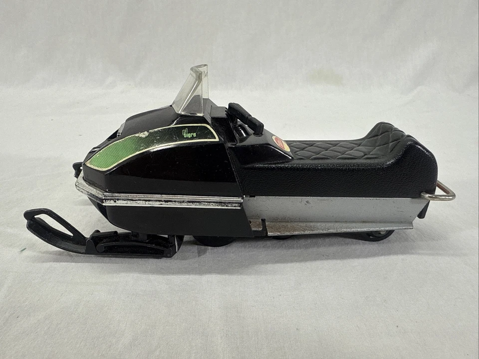 Snowmobile Vintage 1973 Tonka Arctic Cat El Tigre 440, Nº. 322, série regular - Imagem 1 de 4