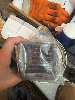 1986 - 1991 年 MAZDA RX7 FC 门板通风口红色勃艮第 FB01-68-44X — 第 1/3 张图片