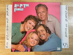 ALL IN THE FAMILY ORIGINAL TV SOUNDTRACK LP W/ INSERT - Foto 1 di 3