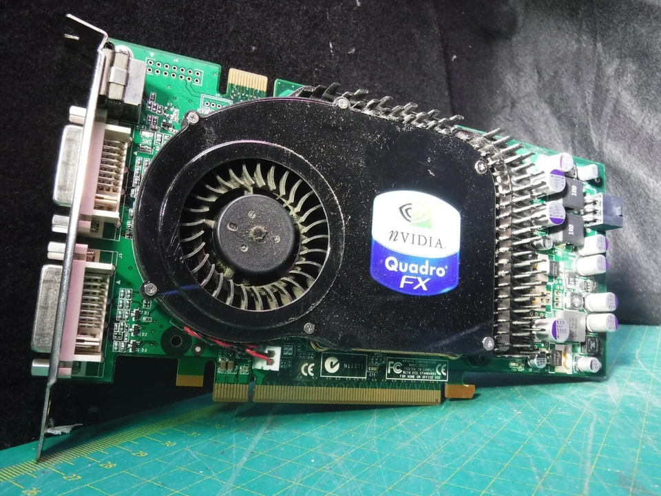T9099 Dell NVIDIA Quadro FX3450 FX 3450 2x DVI 256MB DD Graphics Video Card - Image 1 of 4
