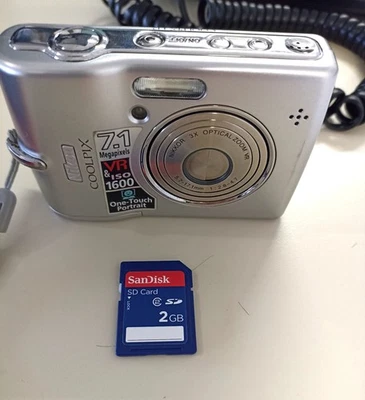 Macchina fotografica Nikon Coolpix L12 7.1MP Memory Card+CaseLogic+Batt. ricar  - Immagine 1 di 4