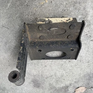 03-06 Jeep Wrangler TJ Automatic Transmission Mount Plate Bracket 52059515 - Picture 1 of 3