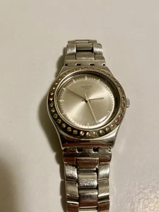 Reloj de cuarzo Swatch Swiss Irony para mujer tamaño mediano funciona, 2012. - Imagen 1 de 3