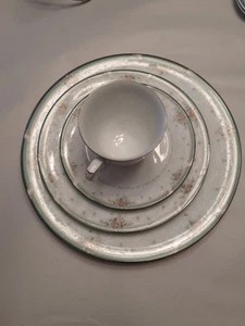 Vintage NORITAKE Greenbrier 10.5” Dinner place setting 4pc (no saucer)Excellent - Picture 1 of 7