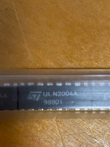 STMicroelectronics ULN2004A DIP16 power switch/driver ic - Picture 1 of 5