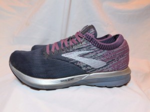 brooks tennis court shoes