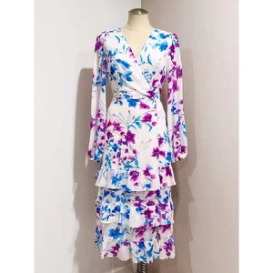 Lulus Damen Midikleid süß Sunday creme und lila Blumenmuster Größe M - Bild 1 von 10