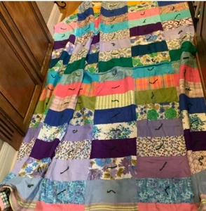 Quilt Decke Überwurf handgebunden wendbar 60 x 80 Blumen Plaid Vintage selbstgemacht - Bild 1 von 10