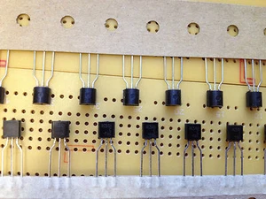100mA 30V NPN Bipolar Transistor BC548CTA TO-92 500mW 300MHz Multi Qty  - Picture 1 of 1