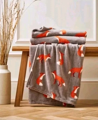 FOX THROW BLANKET FLEECE SOFT COSY 120x150cm BRAND NEW HOME DECOR  - Image 1 of 2