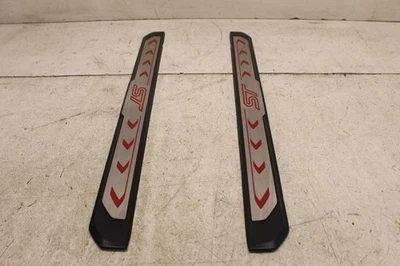 Ford Fiesta ST 2014-2019 hatchback turbo fabricante de equipos originales juego de molduras de umbral de puerta derecha y derecha Foto 1 de 4