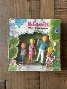 McGroovies Figuren selten Vintage MidCentury 1960 Spielhaus Spielzeug Familie versiegelt - Bild 1 von 6