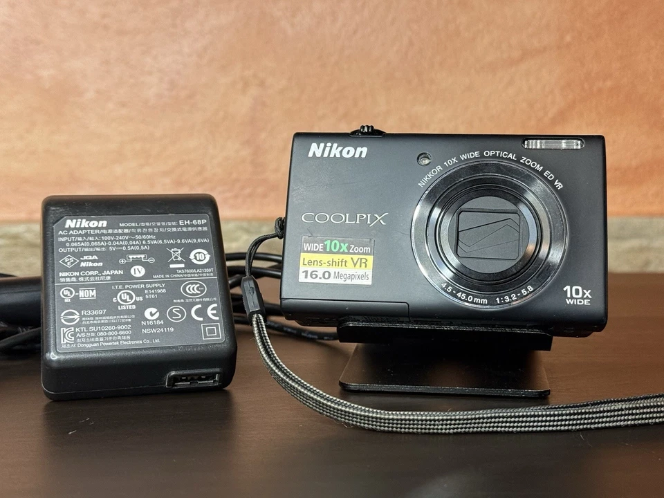 **LEGGI** Nikon Coolpix S6200 16.0MP Fotocamera digitale compatta 10X CCD 16 MP - Immagine 1 di 4