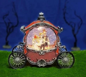 Midnight Manor Halloween Carrozza LED Illuminato Acrilico Mappamondo Acqua RARO - Foto 1 di 8