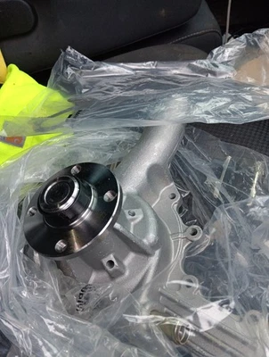 水泵适用于 90 -00 福特 Ranger 马自达 B4000 4.0L V6 OHV 12v VIN X Cu. 245 全新 — 第 1/3 张图片