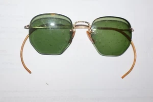 Bausch lomb B&L sunglasses frames 1/10 12K Gold Filled Nice Shape Smaller Size - Picture 1 of 3