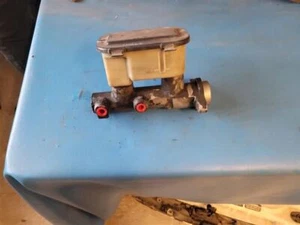 88 89 90 91 92 93 CHEVY 1500 PICKUP BRAKE MASTER CYL 135621 - Picture 1 of 4