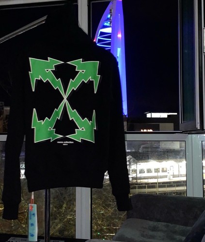 OFF WHITE Felpa con cappuccio freccia bullone bianco sporco edizione limitata con etichette e borsa ottime condizioni usate