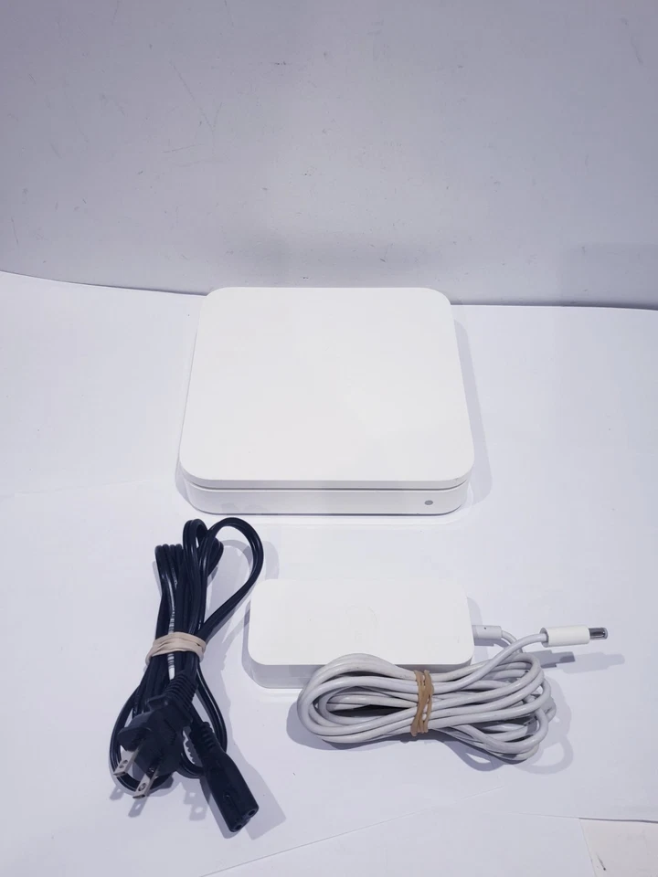 Базовая станция Apple AirPort Extreme A1408 802.11n двухдиапазонная  - Изображение 1 из 4