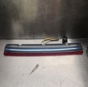2010-2015 Nissan Rogue Rear High Mount Stop Lamp Light Assembly OEM 26590-1VK0A - Foto 1 di 7