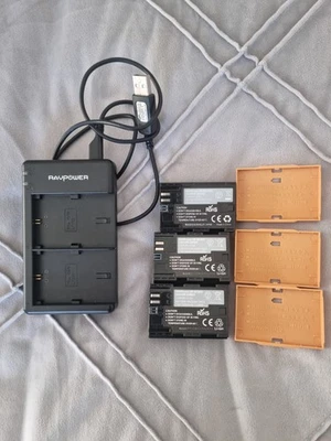 Canon DSLR Camera Batteries and Accessories Bundle - Image 1 of 4