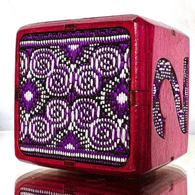 Spiral Spell - Purple Textile Magic - Backgammon Doubling Cube 36mm - Image 1 of 4