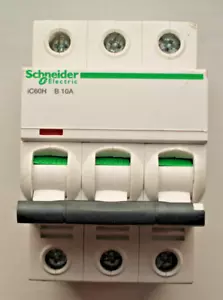 Schneider Acti9 iC60H MCB 10A 3 poli tipo B - nuovo senza scatola piccoli graffi - Foto 1 di 6
