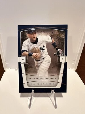 2004 Fleer Flair baseball #59  DEREK JETER New York Yankees HOF A11 - Image 1 of 4
