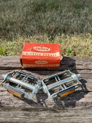 Nuevo de Lote Antiguo Crown 9/16" Rat Trap Plataforma Pedales Años 70 Road Cruiser BMX Foto 1 de 4