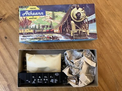 Athearn Bev-Bel Corp Toledo&Ohio Central Hopper Car #28354. HO Scale. MIB - Image 1 of 2