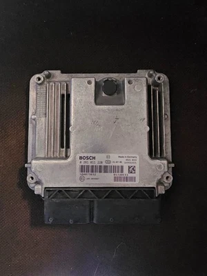 Centralina Daily 2.3-2.8-3.0 ECU Bosch 0281011228 - Immagine 1 di 2