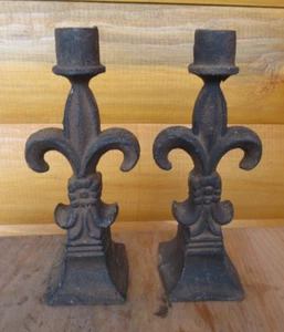 Paar Gusseisen Fleur de Lis Kerzenständer rustikal Gothic primitiv 7-1/2" - Bild 1 von 8