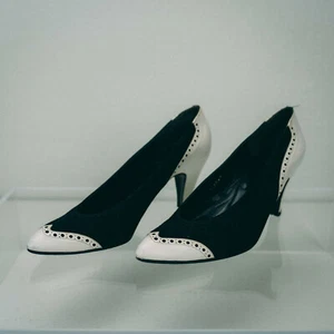 Charles Jourdan Ladies Shoe Black & White 4641 Size 8 1/2 AA 3" Heel Pump W2C - Picture 1 of 7