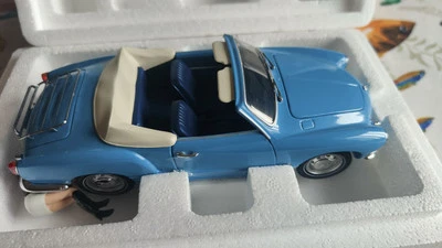MINICHAMPS KARMANN GHIA CABRIOLET  1970 TURCHESE SCALA 1:24 REF.241245014 - Immagine 1 di 4