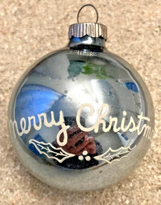 Vintage SHINY BRITE blaue Schablone Stechpalme Quecksilber Glas Frohe Weihnachten Ornament 2,5" - Bild 1 von 6