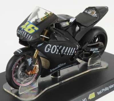 MODELLINO MOTO STATICO YAMAHA YZR-M1 N.46 VALENTINO ROSSI TEST 2004 SCALA 1/18 - Immagine 1 di 3