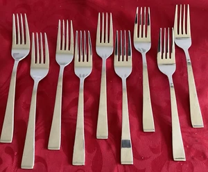 Wallace 18/10 stainless Georgetown lot of 9 dinner forks 7 1/2" NM polished - Picture 1 of 4